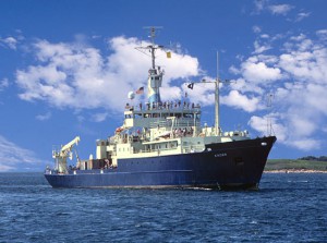 The Research Vessel Knorr. (Woods Hole Oceanographic 